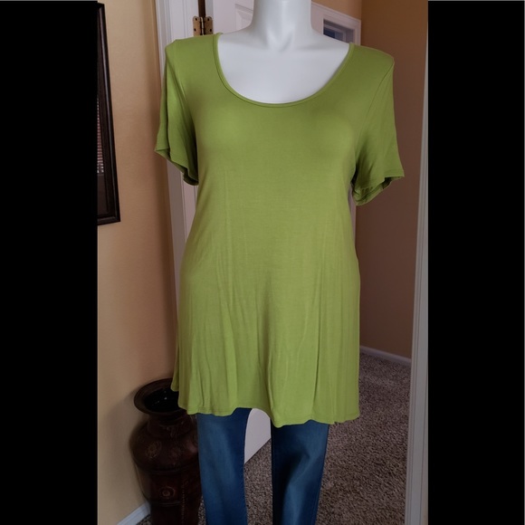Ashley Stewart Tops - Ashley Stewart top 18/20 Green NWOT